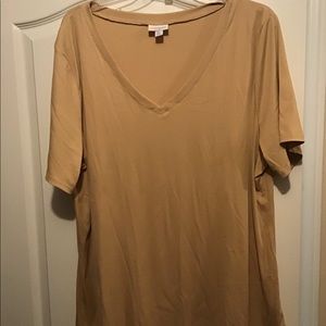 LuLaRoe Iris tee
